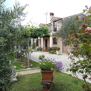 apartments-mirjana-vrsar.in-istria.net/